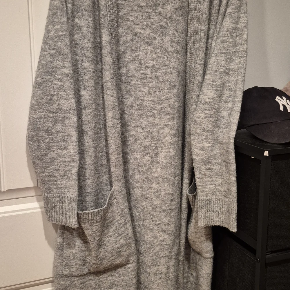 Cardigans - Picture 1 of 9